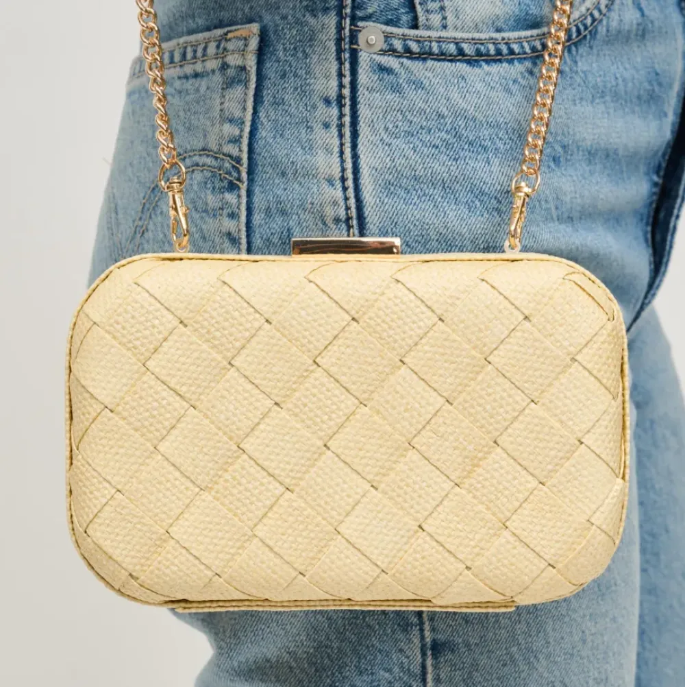 Clutches^Urban Expressions Addie Clutch