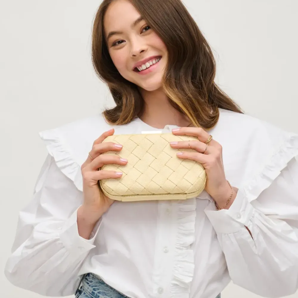 Clutches^Urban Expressions Addie Clutch