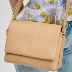 Crossbody^Urban Expressions Avonlea Crossbody