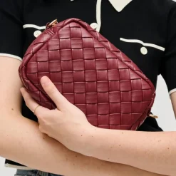 Crossbody^Urban Expressions Maddie Crossbody