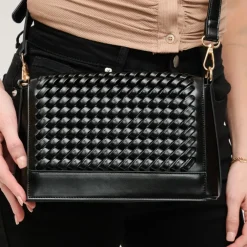 Crossbody^Urban Expressions Nina Crossbody