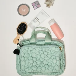 Make-up Bags & Pouches^Urban Expressions Petal Plush - Nylon Travel Organizer