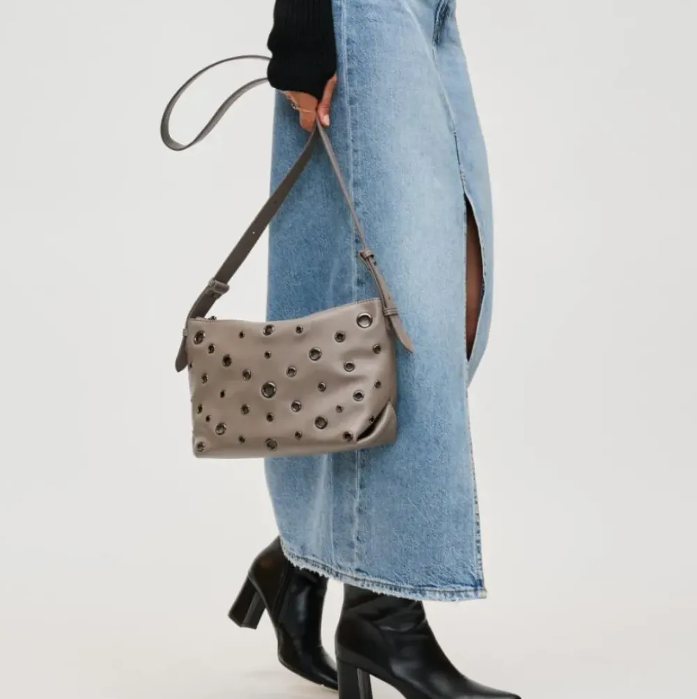 Crossbody^Urban Expressions Taran Crossbody