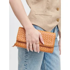 Crossbody^Urban Expressions Wallis Crossbody