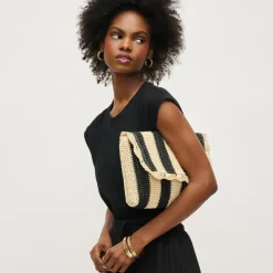 Clutches^Urban Expressions Winnie Clutch