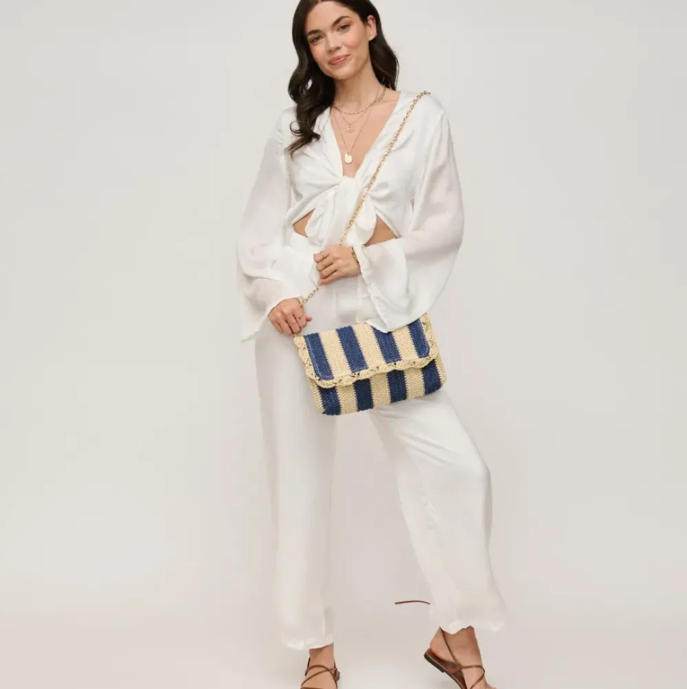 Clutches^Urban Expressions Winnie Clutch